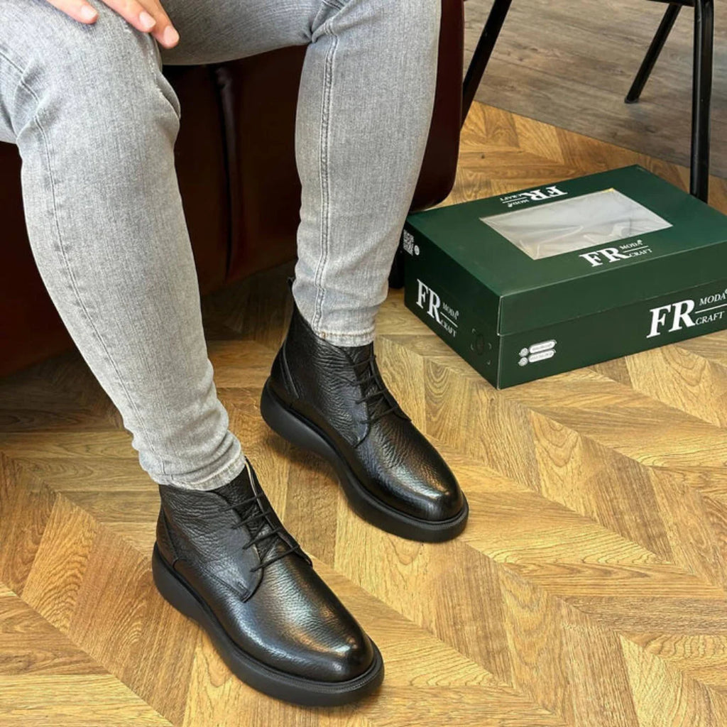 Bottes en cuir pour homme à texture rugueuse – Élégance et robustesse à chaque pas